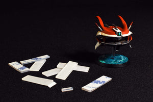 Silicone cushion pad for acrylic miniatures display cases